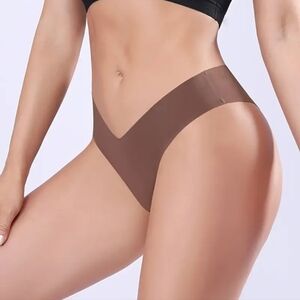 Set of 4 Seamless V-Shaped Waist Underwear (Asian XL Probably More Like L/XL)